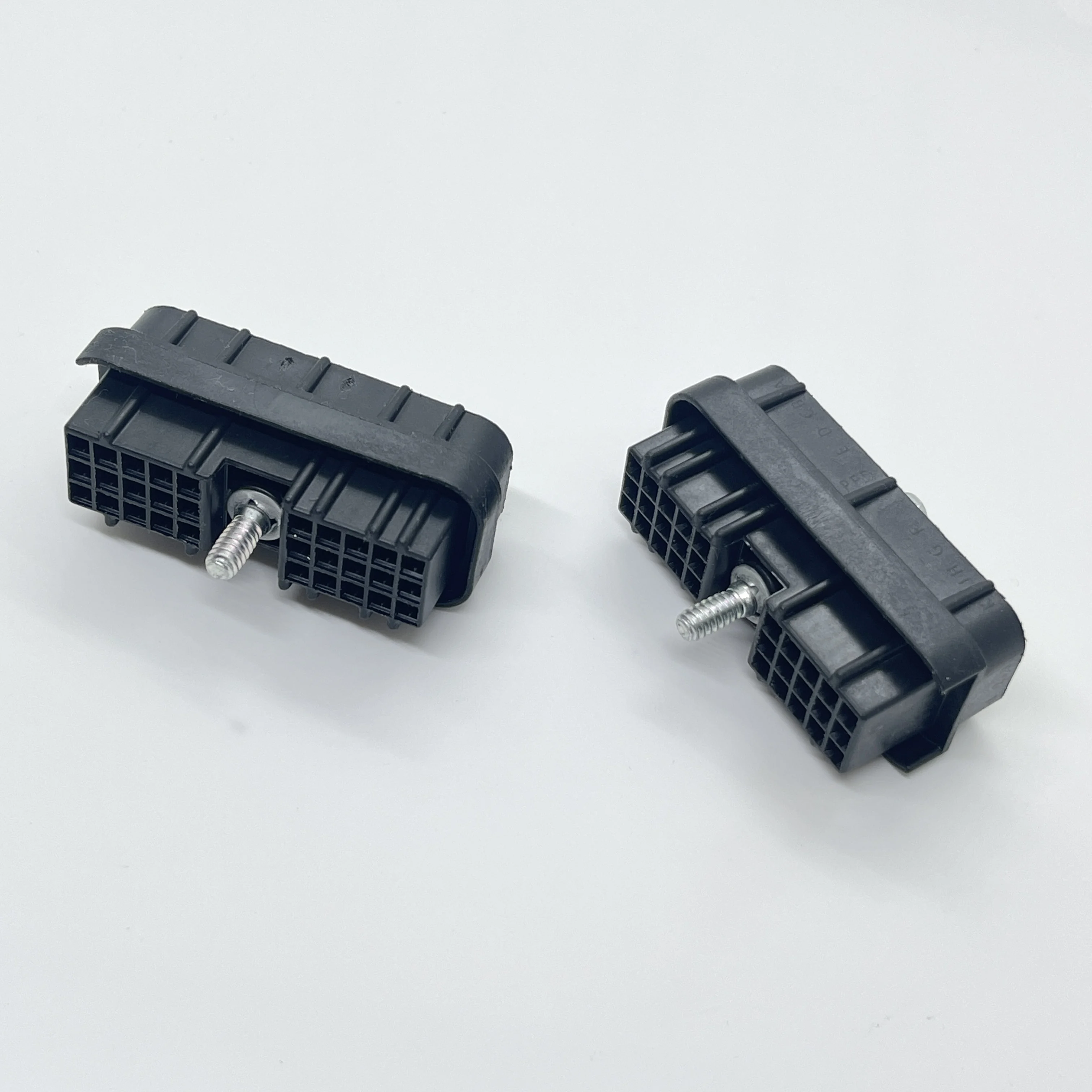 Aptiv 15492542 Automotive Connectors 30P FM BLK CONN ASSY MP 150 
