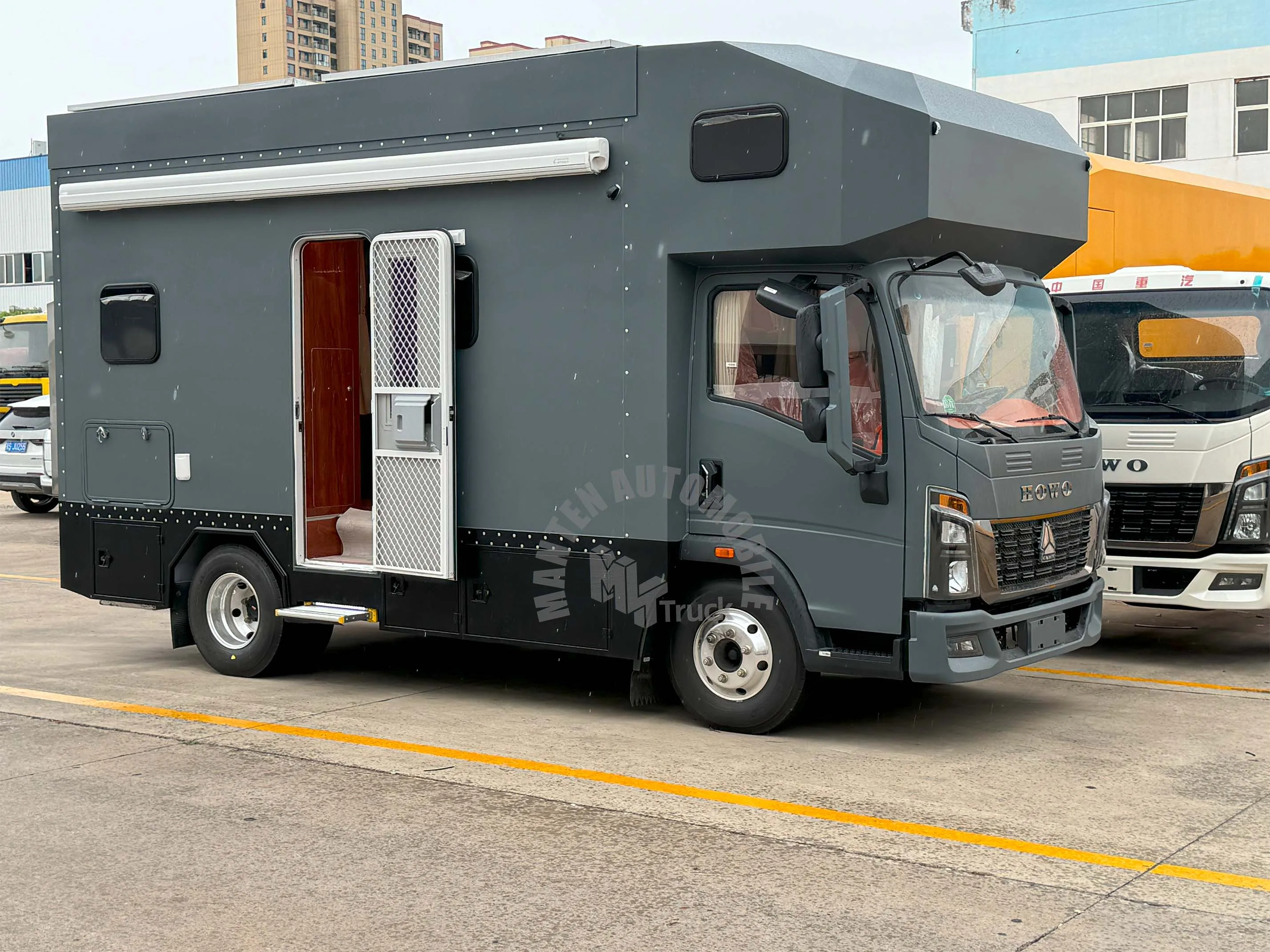 Howo 4x2 RVS Campers Class a Rv  Rv Accessories Rv Camper Motorhome for Sale