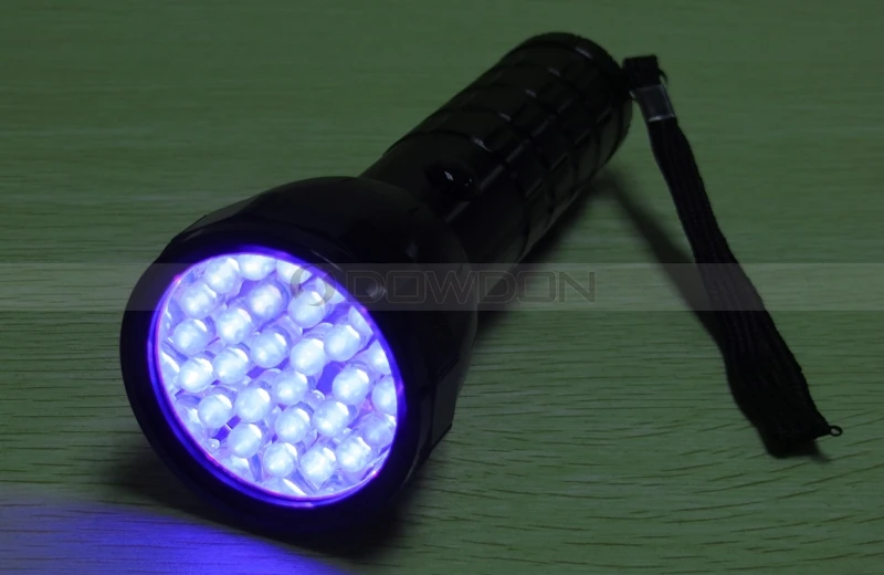 28 LED 395nm Pet Dog Cat Urine Detector Black Light UV Flashlight