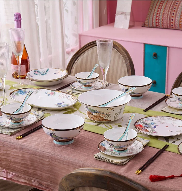 Luxury Ceramic Tableware Set Minimalist Dinnerware Sets Porcelain Plates Set Bone China Giveaways 6 People