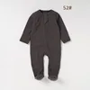 52 gris foncé