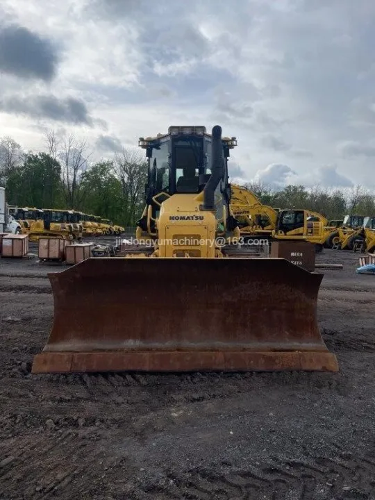 D51EX-24 оборудование-это Подержанный бульдозер KOMATSU который находится в хорошем состоянии и готов к продаже по привлекательной цене
