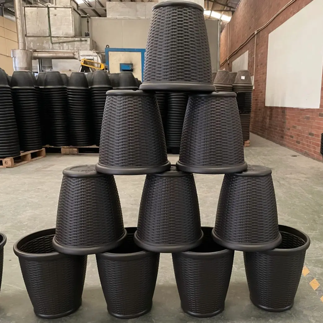 Huajin 10" Inch 26 Cm Garden Outdoor Plant Planter Blow Molded Plastic Decorative Imitation