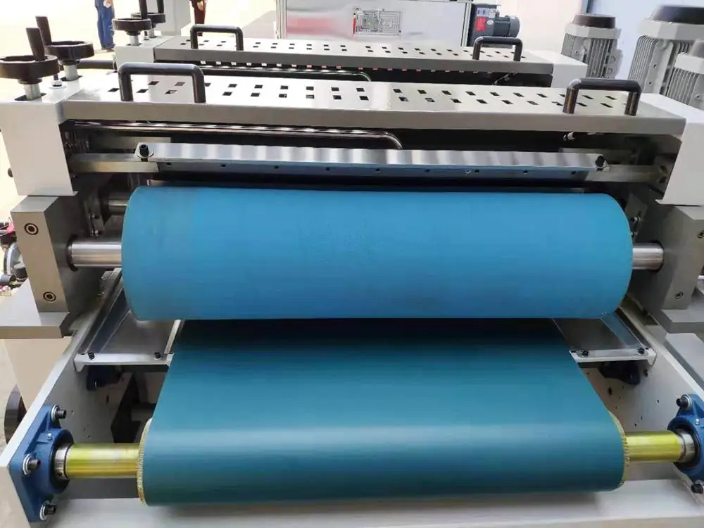 Машина для нанесения покрытий УФ-лаком МДФ