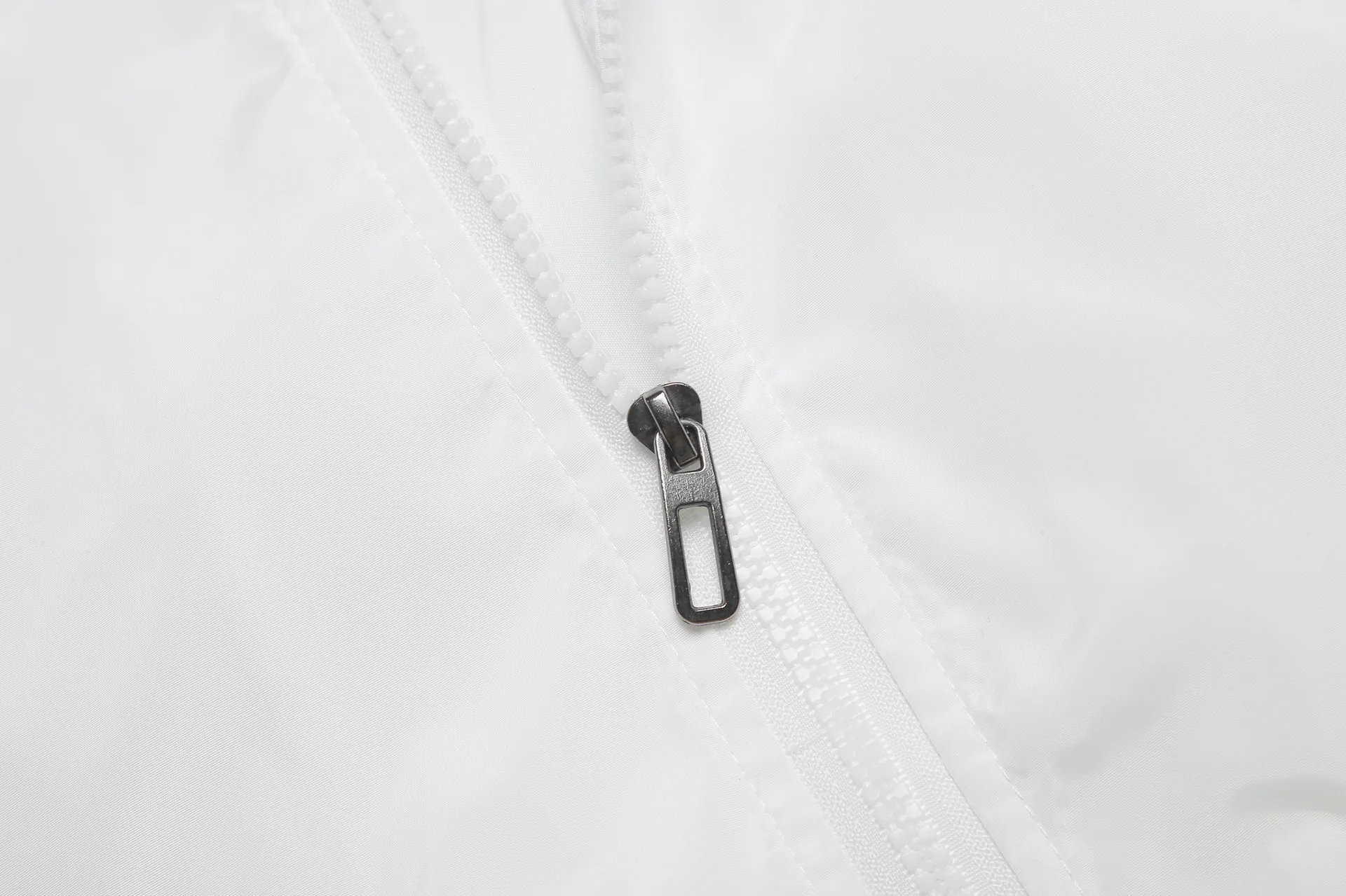 Custom polyester bomber lightweight waterproof sports jacket men casual coat_voghion.com