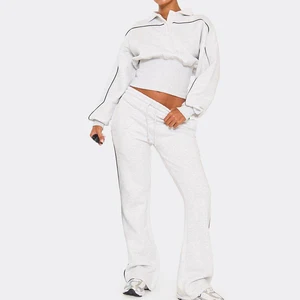 Custom Wholesale Sports Clothing Women's Stylish 2-Piece  Crop Top Wild Leg Jogger Pants Fleece Tracksuit for Gym Wear