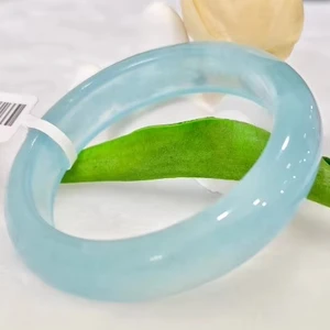 Wholesale Natural Cat Eye Blue Ice Agate Round Bracelet Elegant and Exquisite for Women