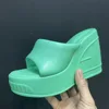 สีเขียว