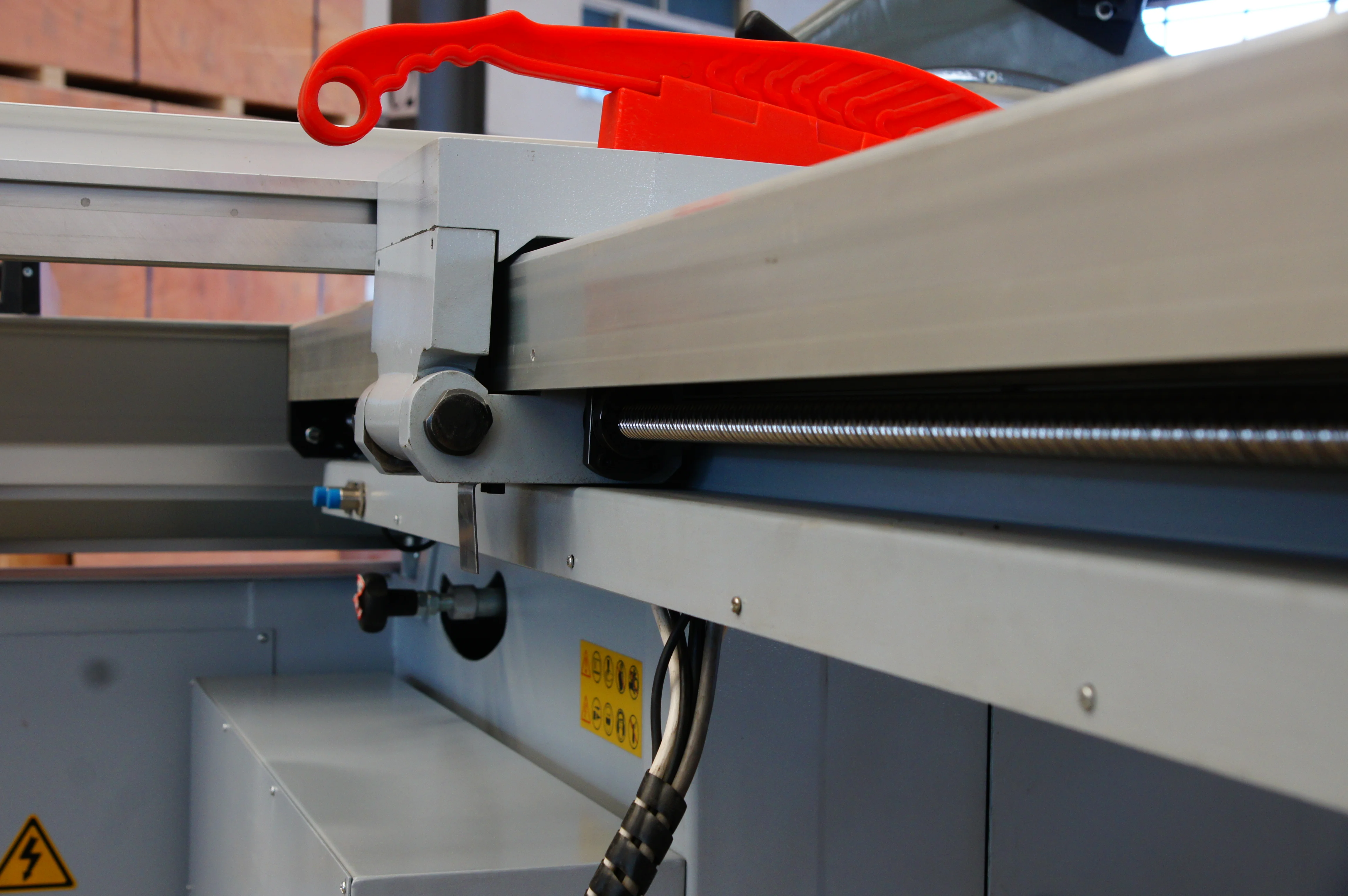 Sliding Table Saw with Electric Rip Fence & Digital Gauge