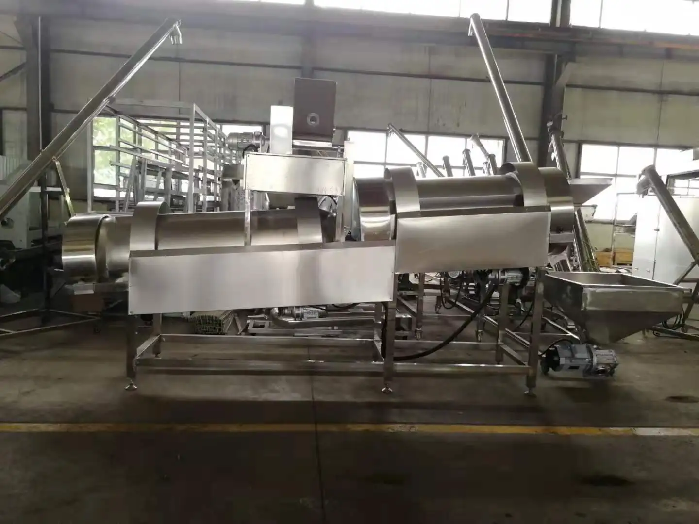 乾燥した200kgに餌を乾燥するぬれた作成ペット フード機械を自動押出機荒挽きする 4