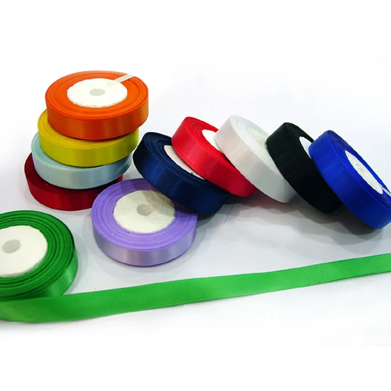 Оптовая продажа в наличии недорогая однотонная Полиэстеровая атласная лента рубчик Рождественская для упаковки подарочной