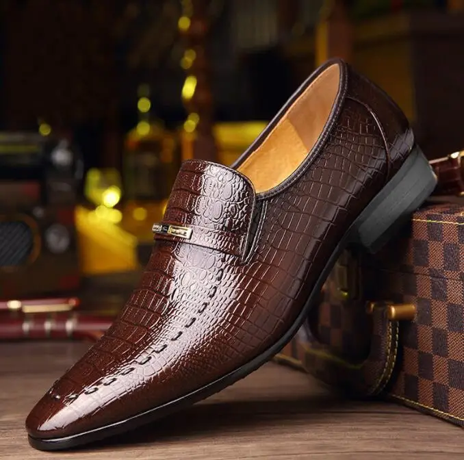 High Quality Luxury Men's Leather Shoes Large Size Low Top Men's Casual Shoes Embossed Leather Shoes Men