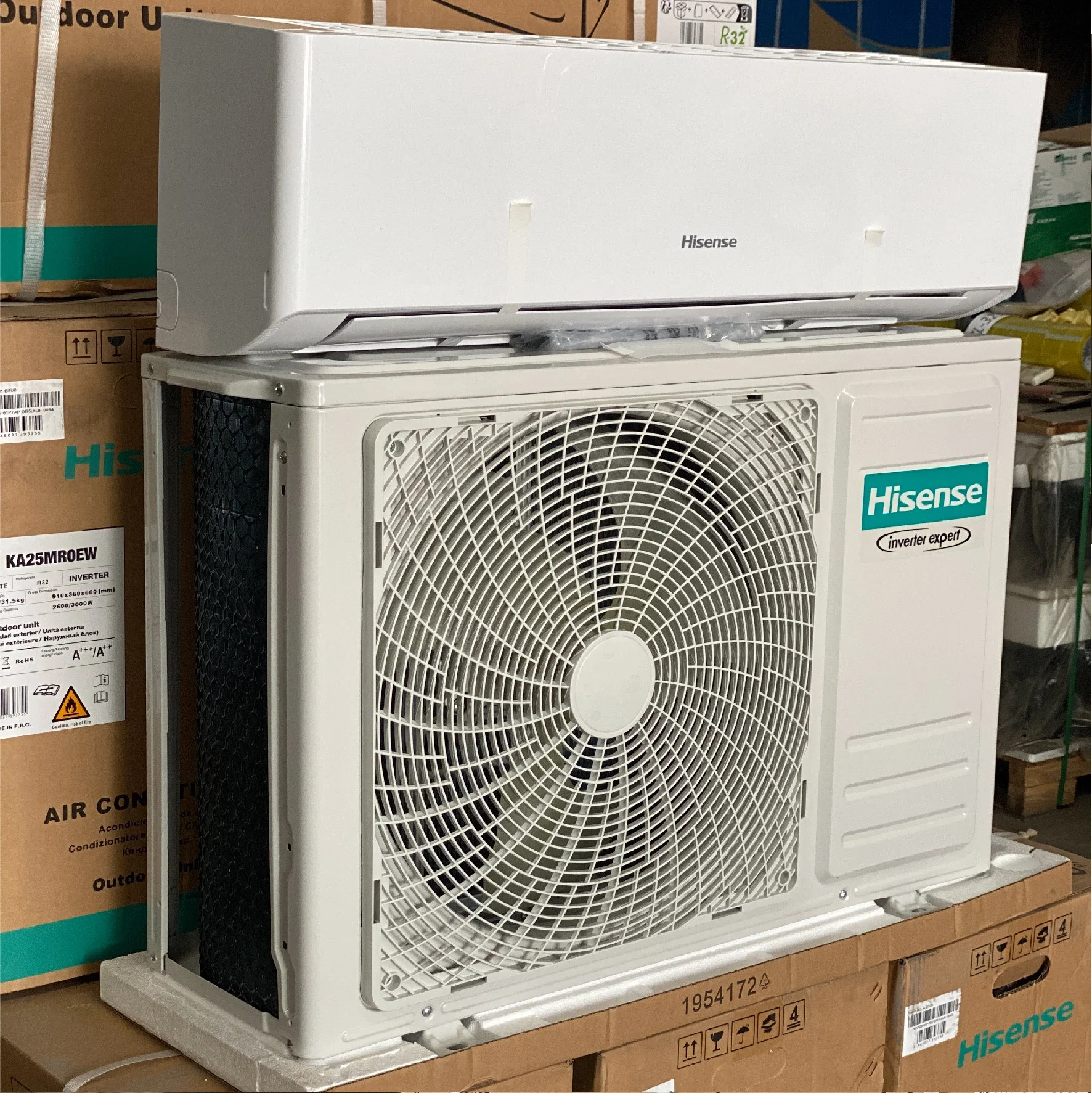 Hisense 12000 BTU Air Conditioning Unit – Inverter R32 & R410A