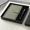 Set de tres piezas en caja de regalo verde