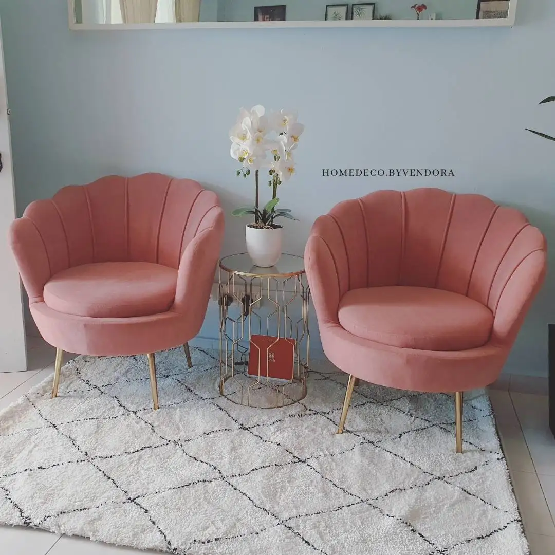 Gold Wood Legs Velvet Upholstered Modern Design Flower Shaped Leisure Accent Chair for Apartment and Hotel Living Rooms