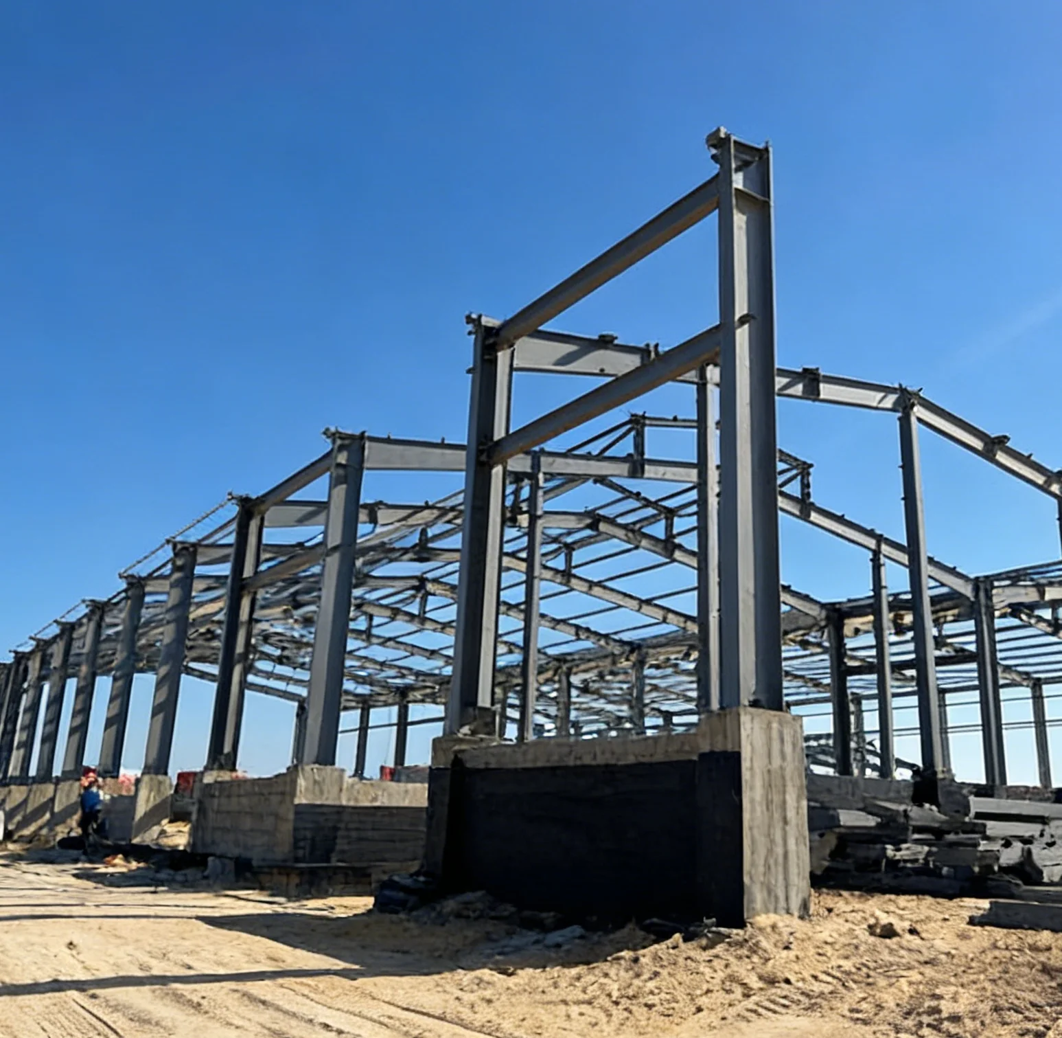 Custom Modern Non-standard Steel Structure Shed with Galvanized Purlin School Application Metal Parts Coating Surface Treatment