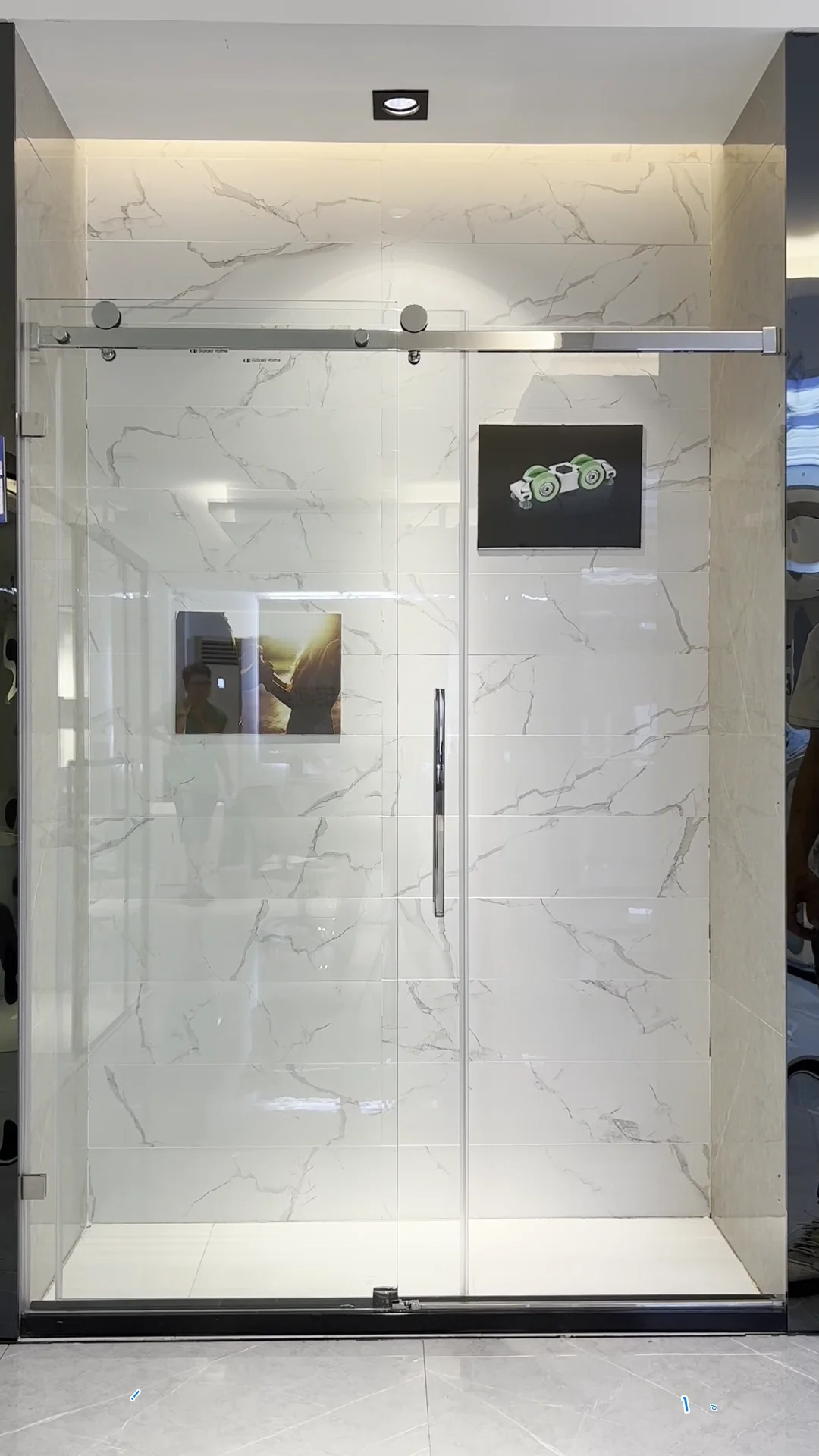 Hotel Bathroom Glass Shower Cubicle Sliding Enclosed Shower Room With