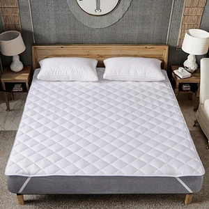 Waterproof Bed Cover Waterproof Hotel Mattress Protector Eco-friendly Quilted Bed Mattress Cover Breathable Plain Style