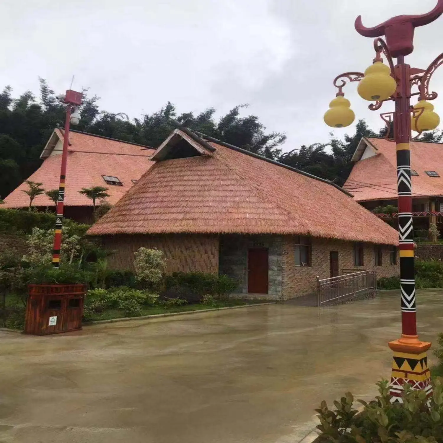 Plastic Artificial Roof Nylon Polyamide Synthetic Thatch Roof Panels