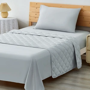 Modern Home Unique 4-Piece Microfiber 90 GSM Quilt Set Printed Animal Pattern Bed Sheets Polyester Filling Woven Technique Bed