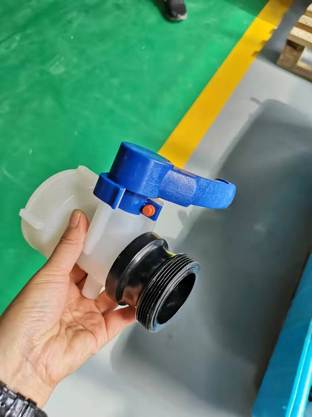 Hdpe Ibc Tank Container Fittings Ball Valve Dn15 Dn20 Dn25 Dn40 Dn50 ...