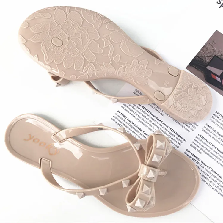 Big Size Jelly Flip Flops Durable, Quick-Dry Beach Slippers