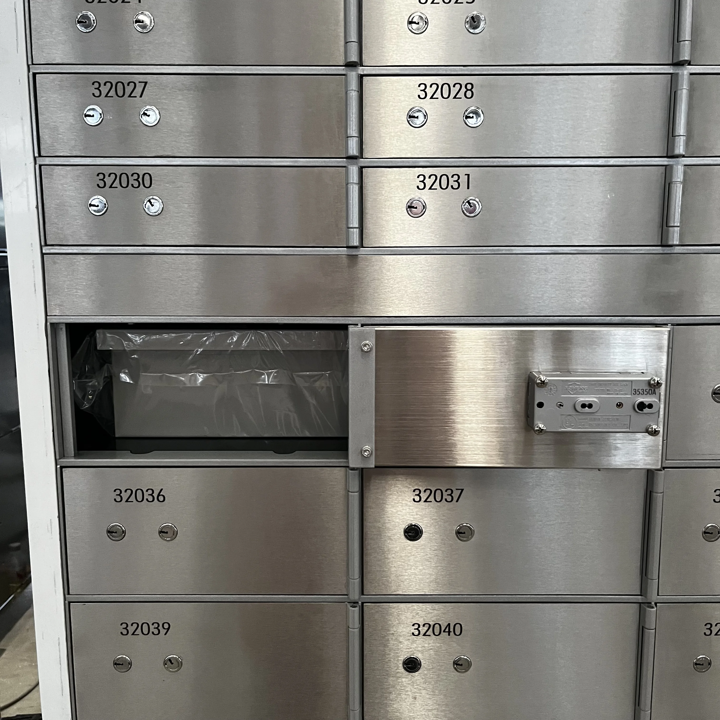 JZ Vault Room Cash Box - Secure Safe Deposit Solution