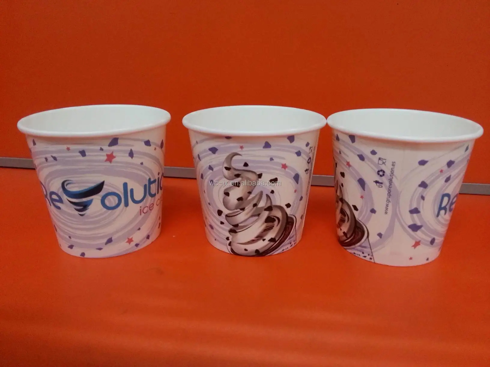 アイスクリームカップ アイスクリームペーパーカップ蓋付きスプーンをデザイン Buy アイスクリーム紙コップ 使い捨てアイスクリームカップ Plaスプーン Product On Alibaba Com