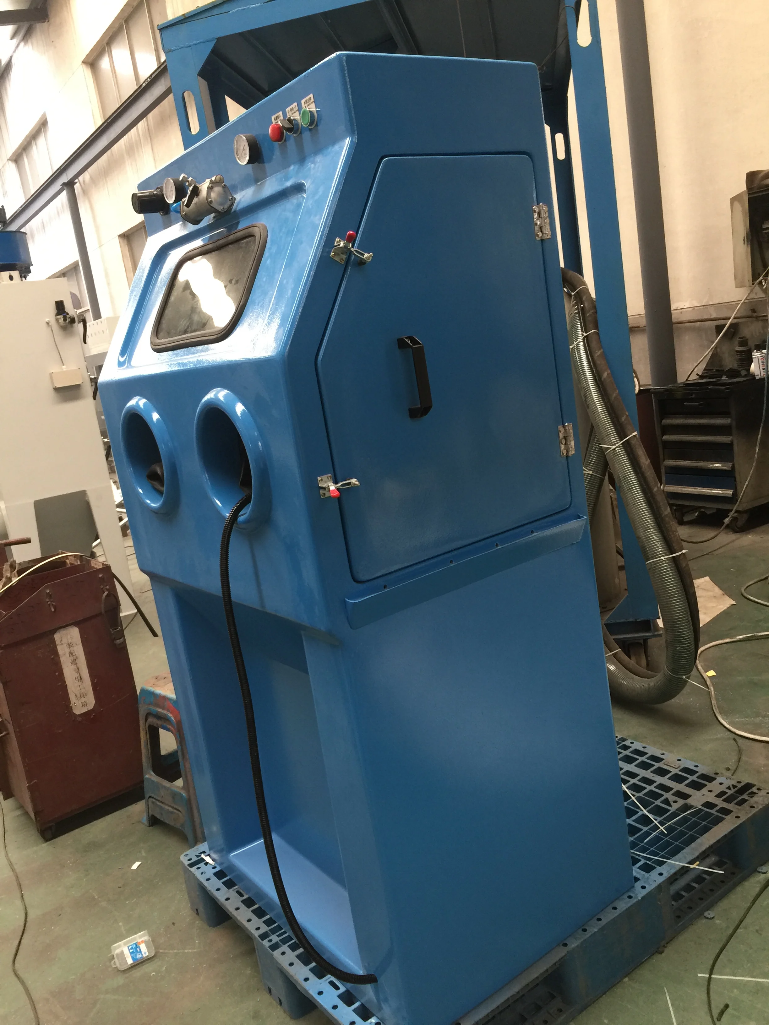 ウエットブラストバイパーブラスターキャビネット - 500型、210CFM 