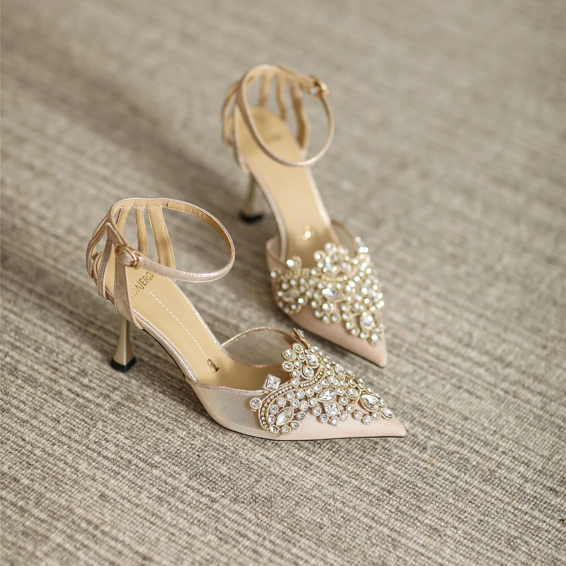 Charming Rose Gold Sequins Rhinestone Flat Wedding Shoes 2020 Low Heels / Kitten  Heels Pointed Toe Wedding Heels