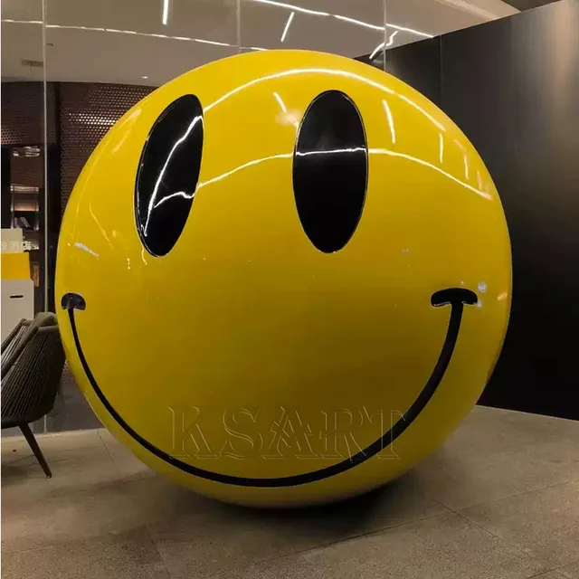 Large Fiberglass Expression Pack Smiling Face Model Sculpture for Commercial Street Display and Presentation