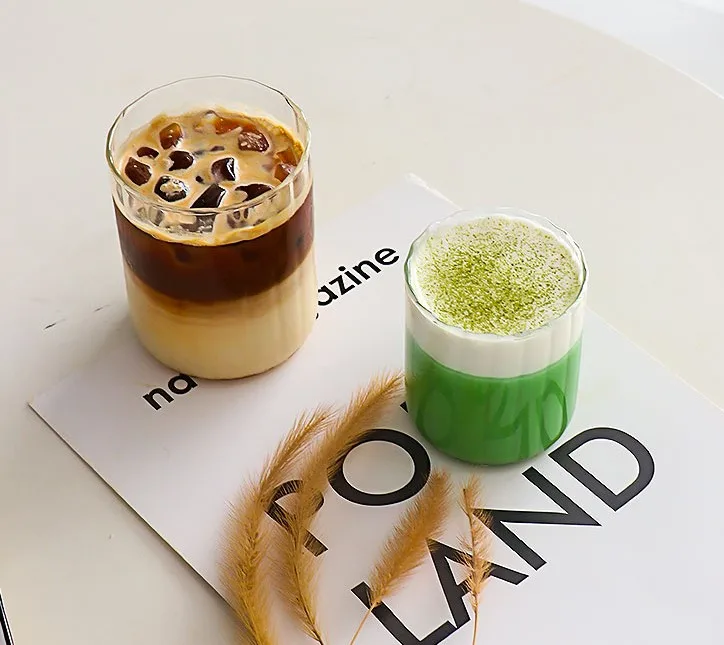 Glas-Milchkännchen – 370 Ml, Aus Borosilikatglas, Mit Ausguss, Vertikales Streifendesign, Für Kaffee, Tee & Milchschaum