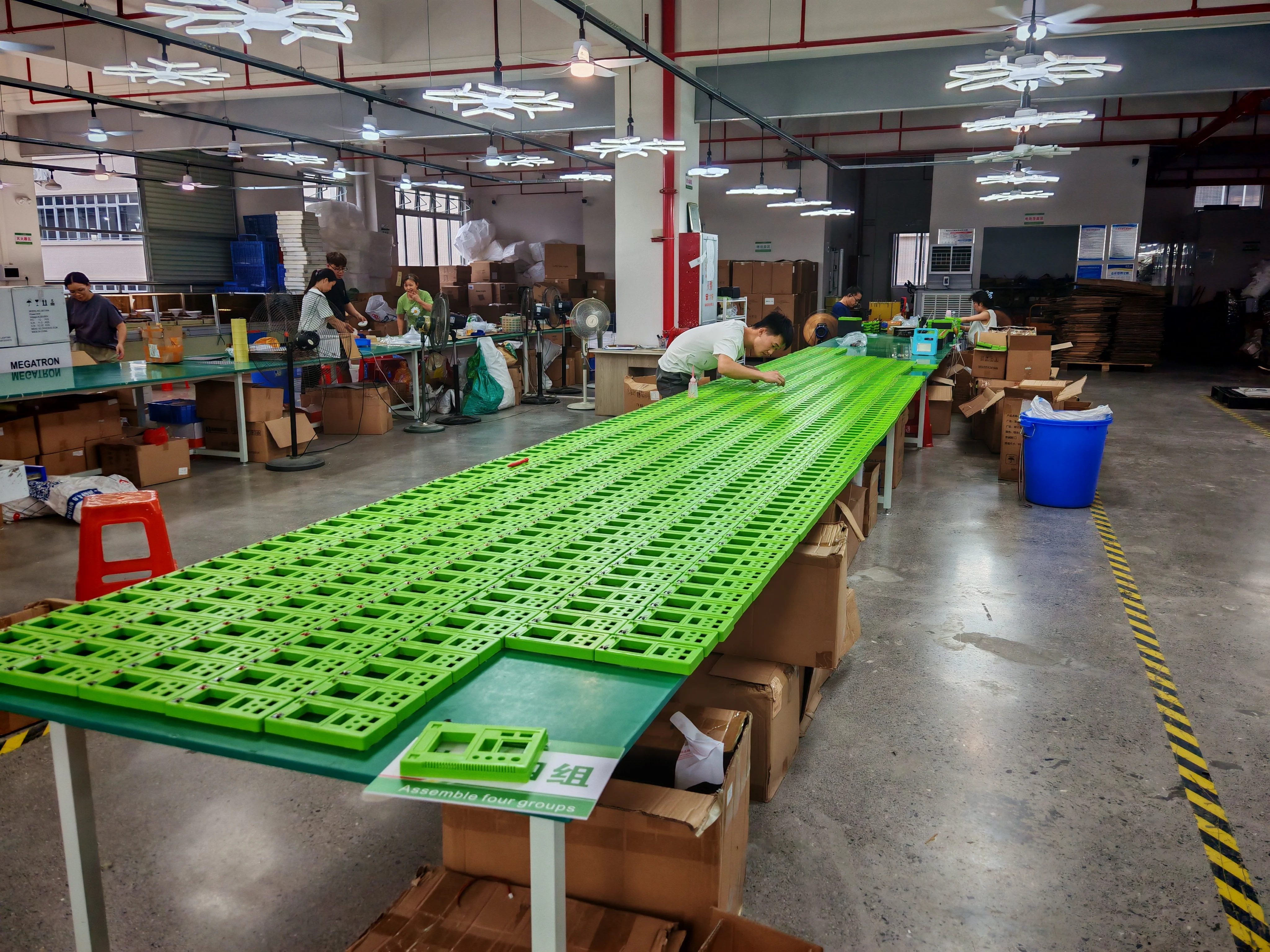 Portable 1000W MPPT Pure Sine Wave Solar Generator Power Station LiFePO4 Battery Outdoor Camping Caravan Tailgating LED Lighting