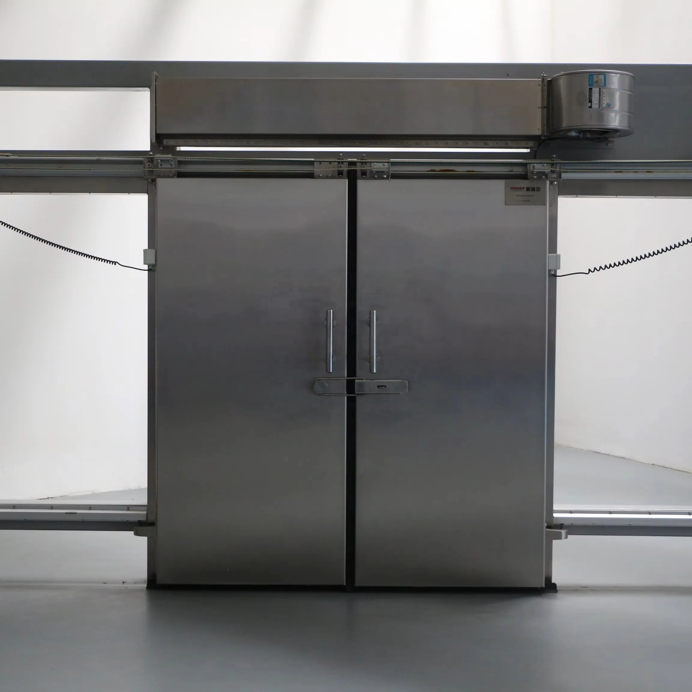 Customizable cold storage door solutions for various cold storage projects