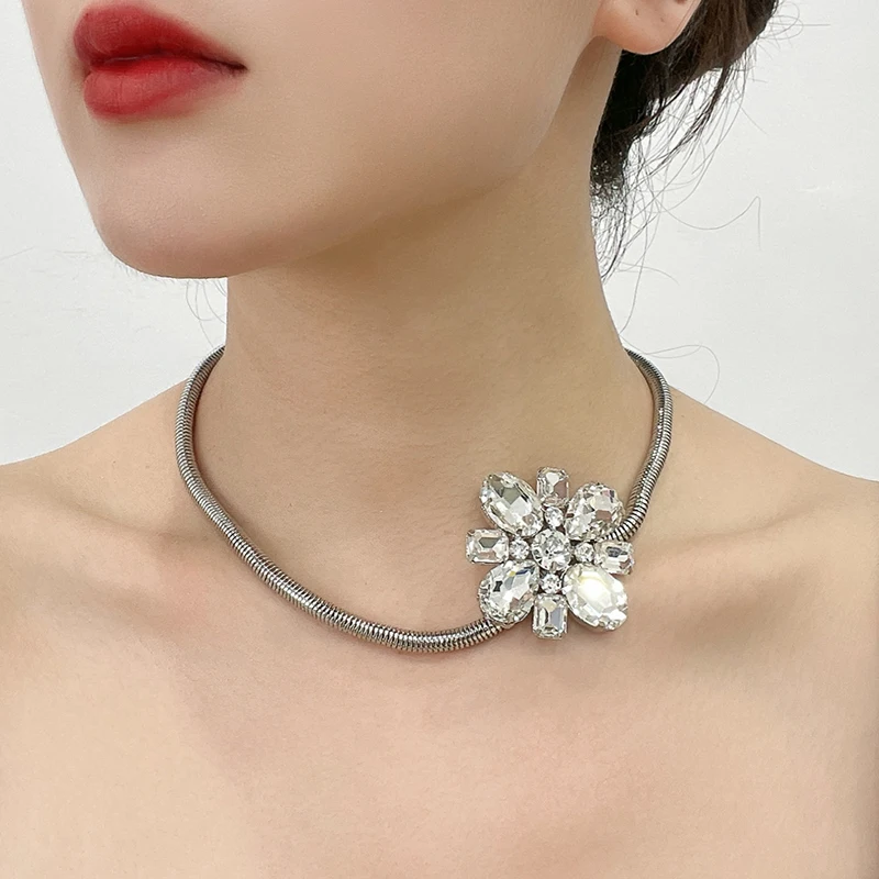 New Design European American Platinum Necklace Female Zirconia