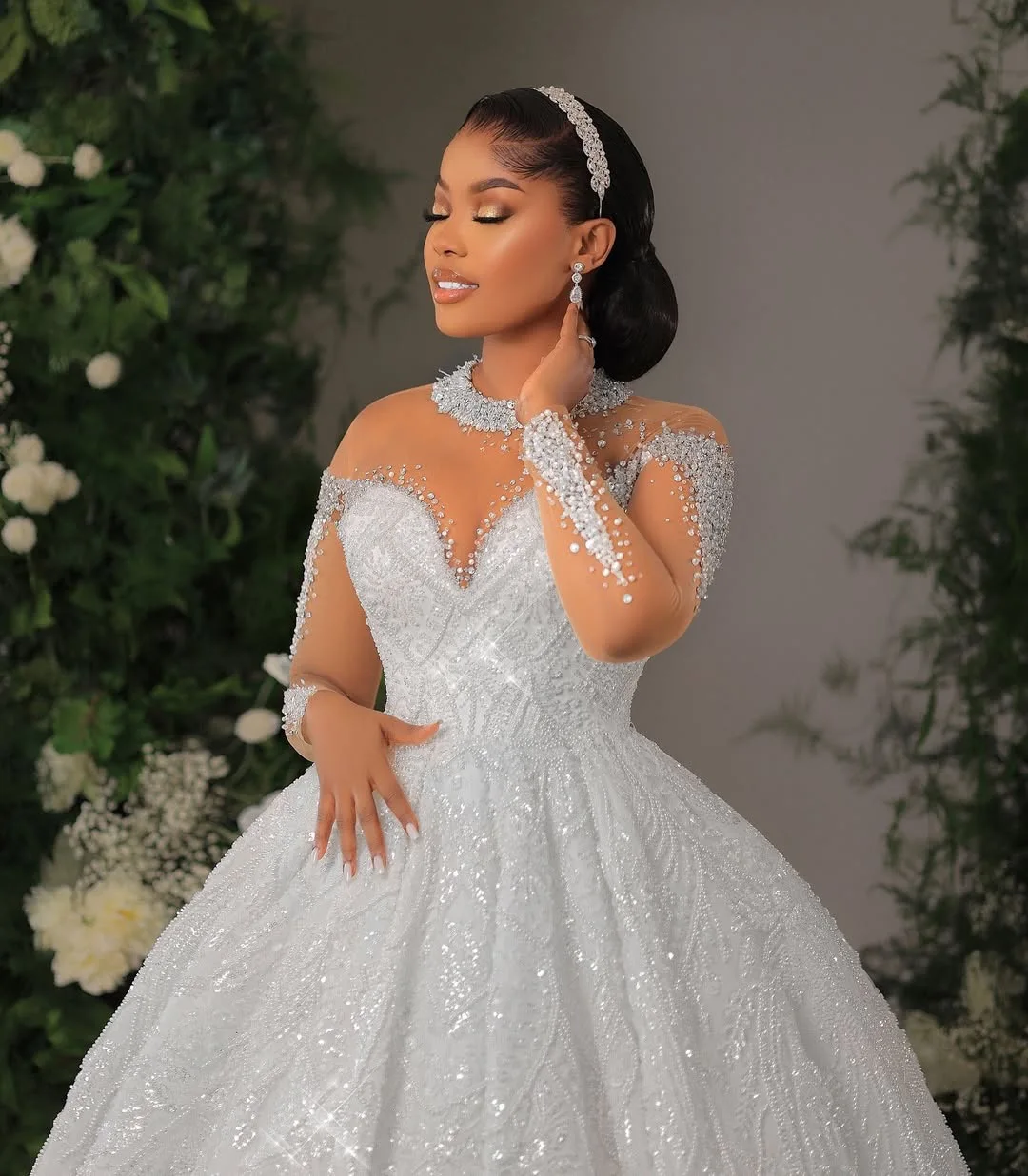 Luxurious Lace Sweetheart Ball Gown Wedding Dresses Beading Pearls Crystals  Full Sleeves Princess Bridal Gowns