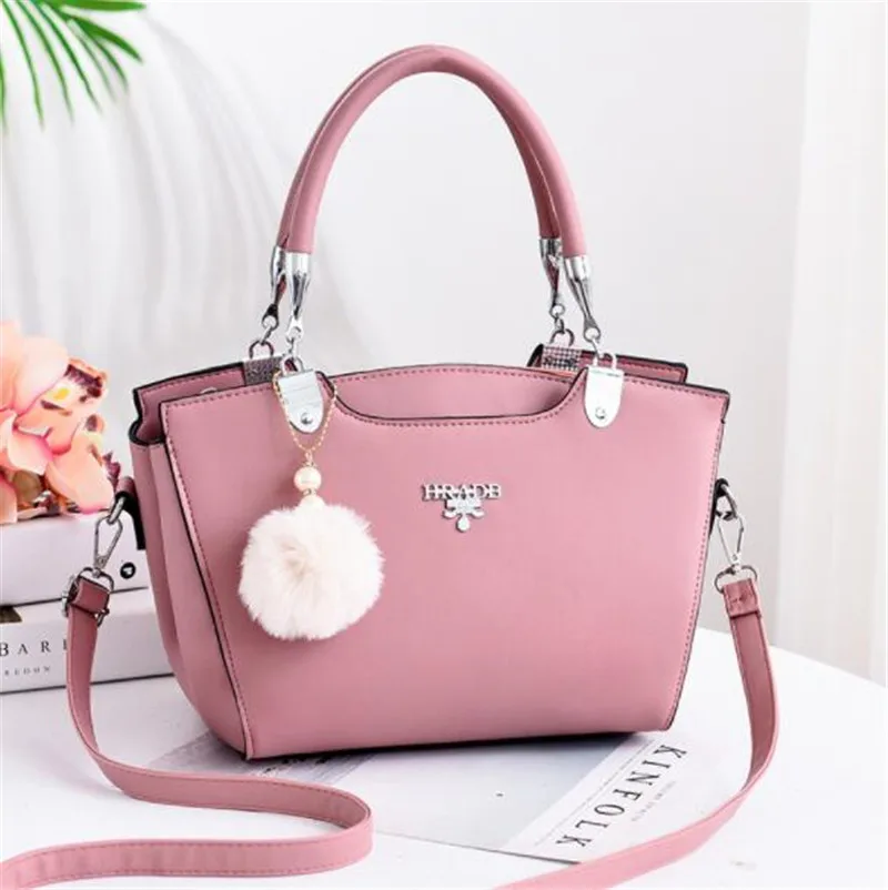 Los nuevos bolsos mini de Mango sin los que no vas a querer salir de casa |  Mujer Hoy