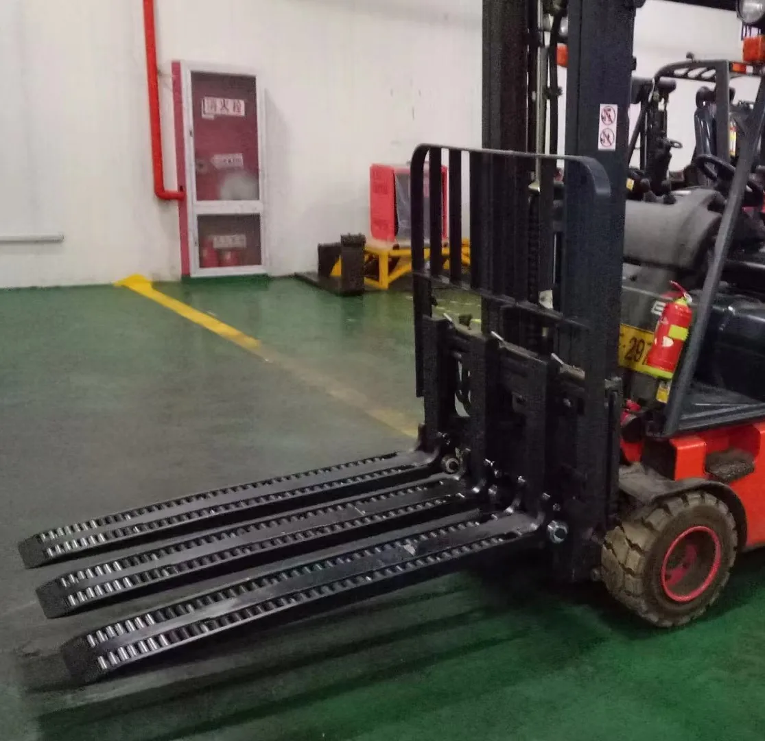 Forklift Attachment Roller Forks for Cargo Loading Without Pallet Forklift Extensions