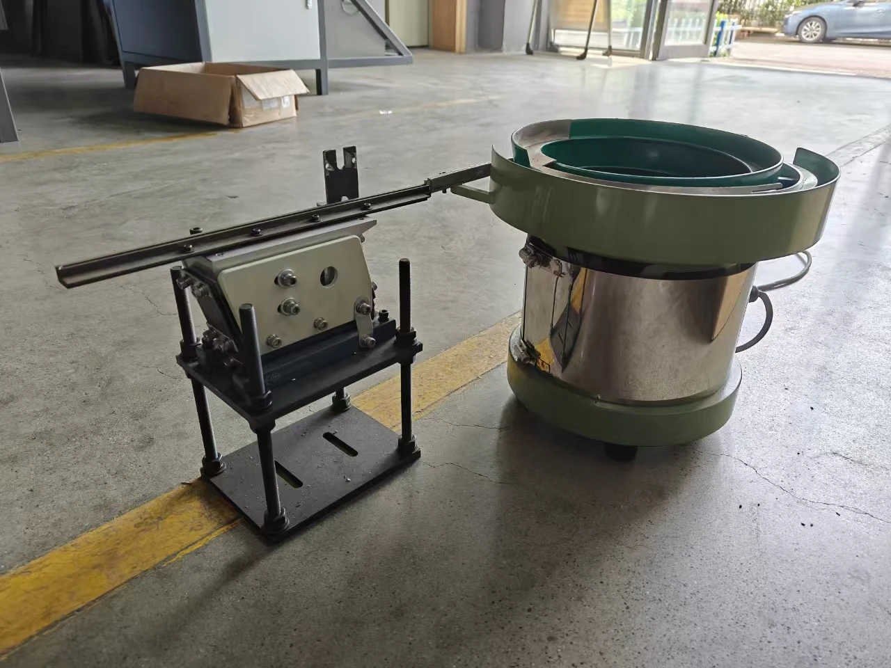 Small Vibratory Bowl Feeder with Linear Vibratory for Little Accessories Bottle Cap Feeder