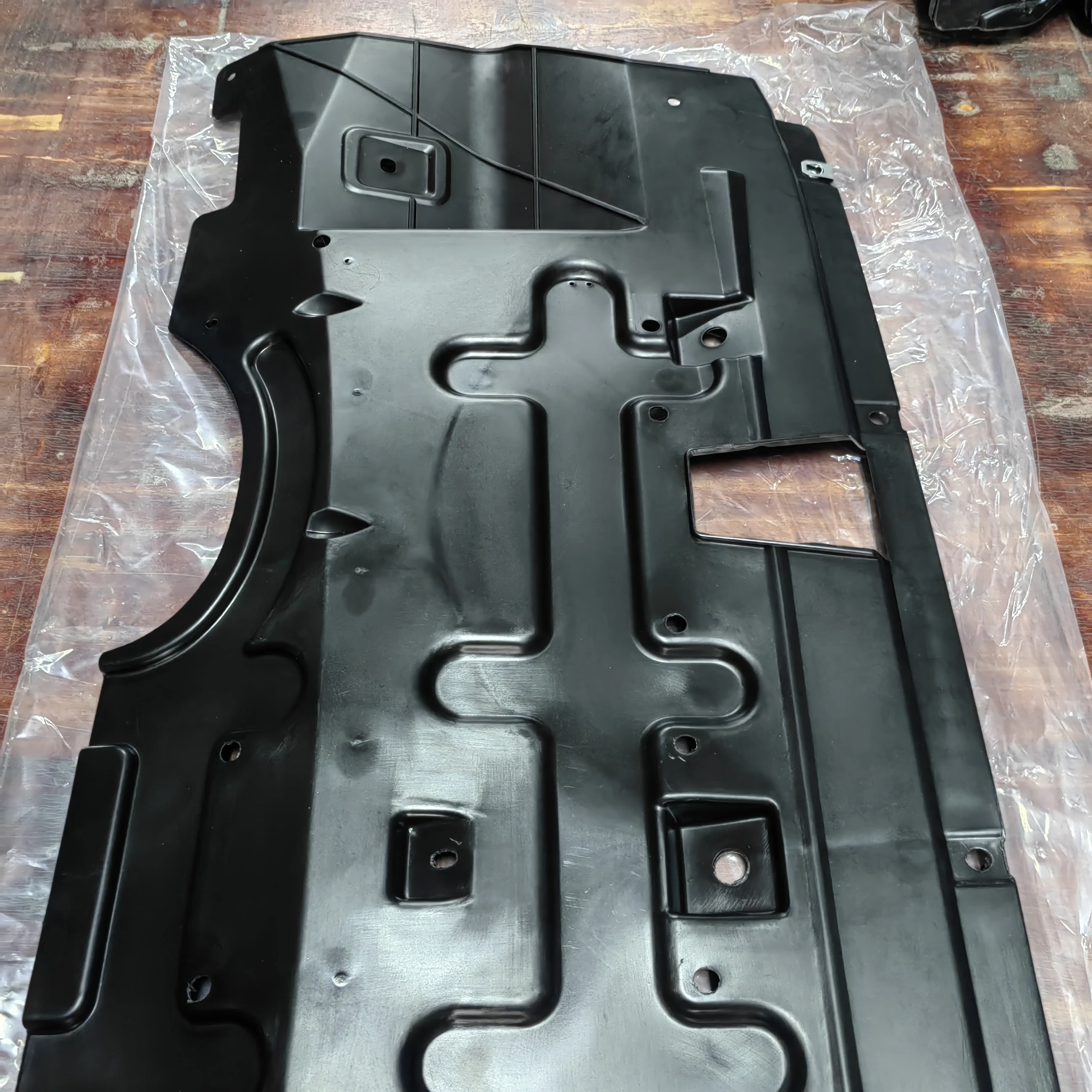 Lower engine guard plate For roewe ERX5 RX5 and for MG GS 10778165  