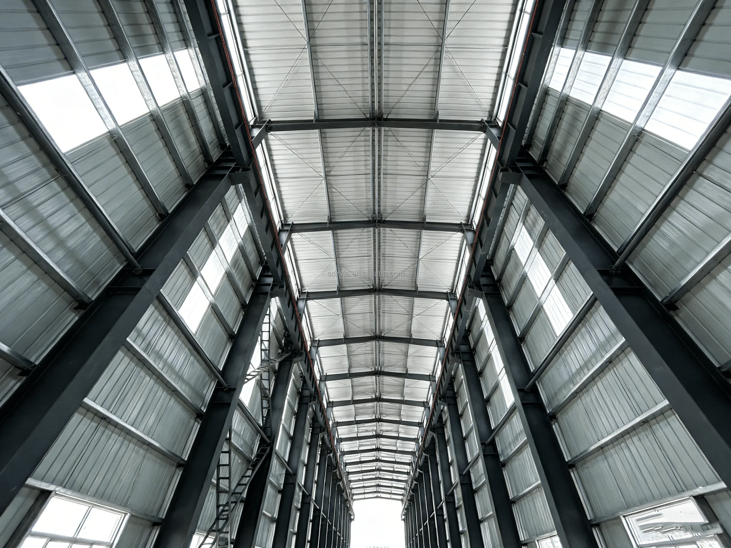 Cuirthe agus Formáilteacht Saincheaptha de Chóras Crainn Dearga do Otharlann Crainn le Seirbhísí Gearrthóga agus Formáilteachta