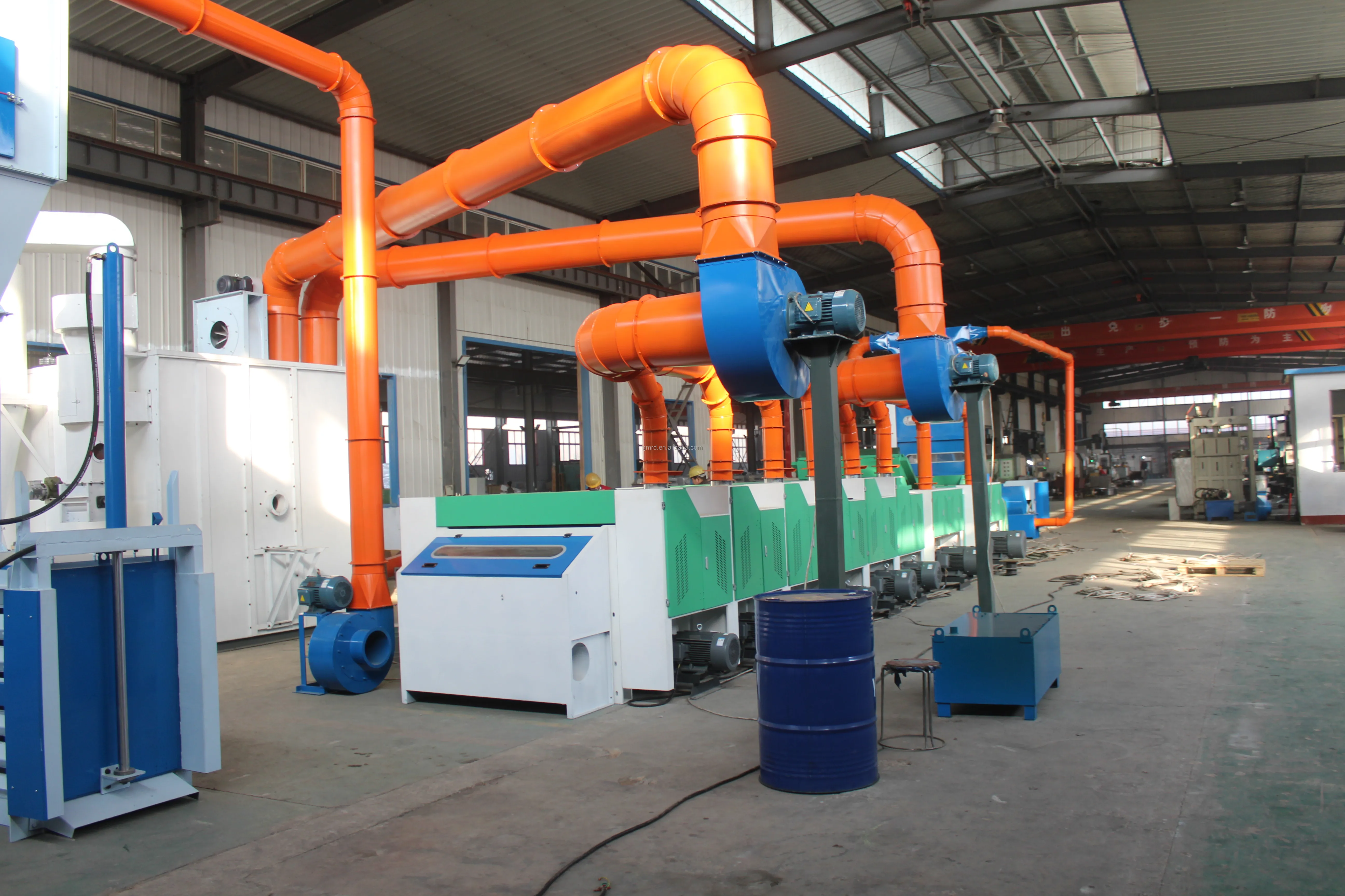 Машина для переработки ткани из джинсовой пряжи открывания и очистки