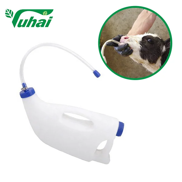 One Gallon Fluid Feeder Cow Feeder Animal Feeding Bottle Rotary Feeder Wtihe+Blue