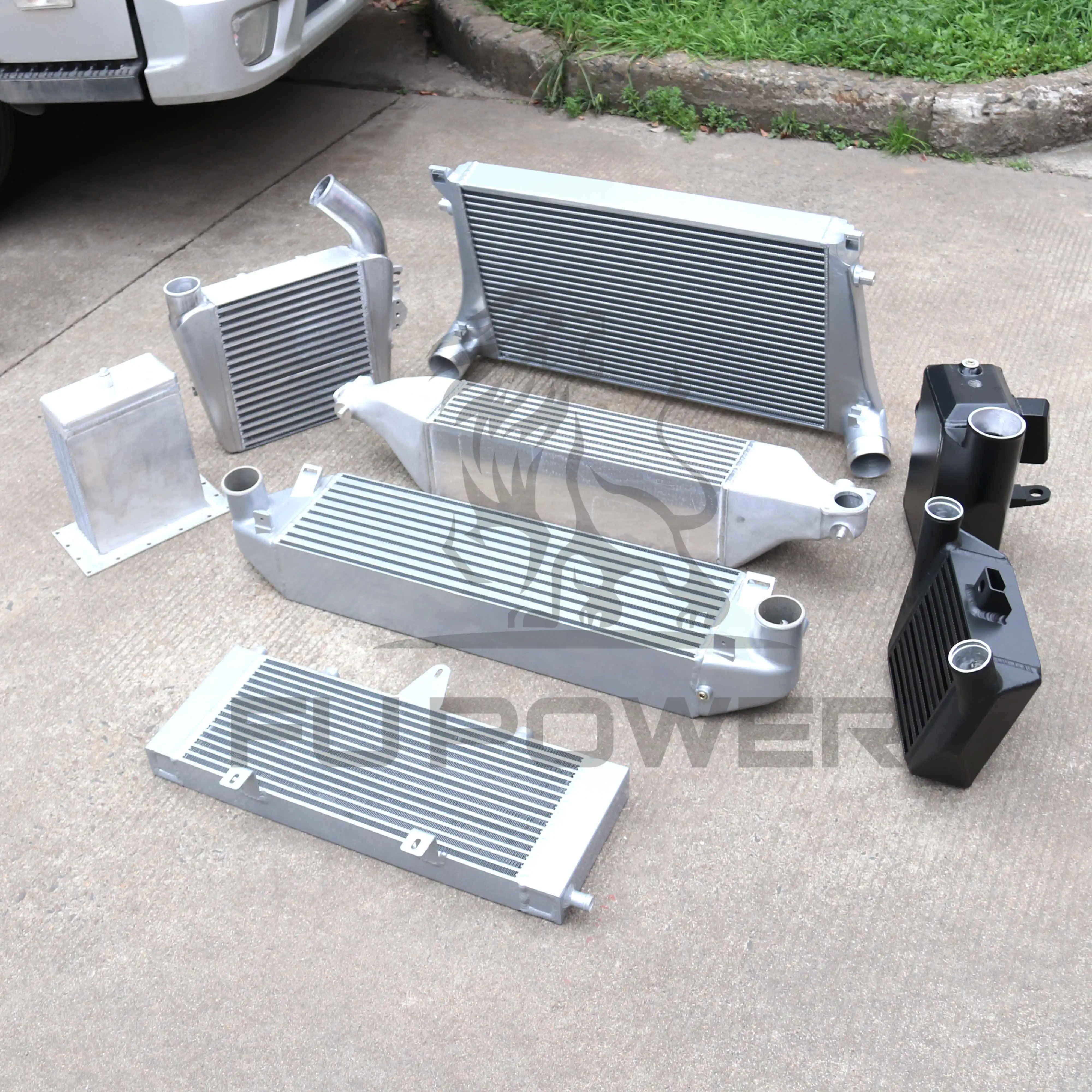 Custom Intercooler for Nissan Patrol ZD30/A3 VW Golf MK7/KAWASAKI Custom Intercooler for Nissan Patrol ZD30/A3 VW Golf MK7/KAWASAKI