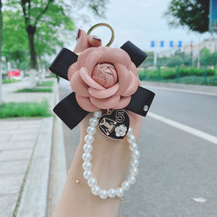 Porte-clés Cerise Avec Perles – Breloque Sac Femme élégante Et Mignonne – Chaîne Dorée, Design Sucré – Cadeau Pour Fille, Ado Ou Femme