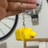 Pilas de botón de pato amarillo