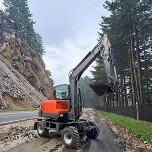 Customized New Heavy Duty Digger 6 Ton Wheel Excavator Heavy Duty Digger Construction Machinery Wheel Type Excavator