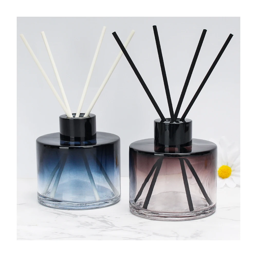 Wholesale 50ml 100ml Glass Reed Diffuser Bottle With Gold Cap Luxury Empty Glass Stick Bottle for Aroma Oil Diffuser