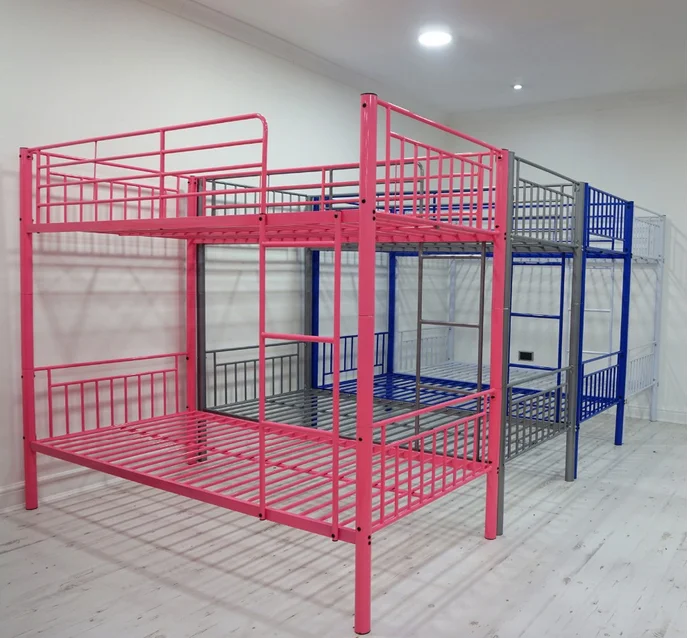 
 Современные двухуровневые двухъярусные кровати King Queen для дома и гостиниц с металлическими стальными трубками  