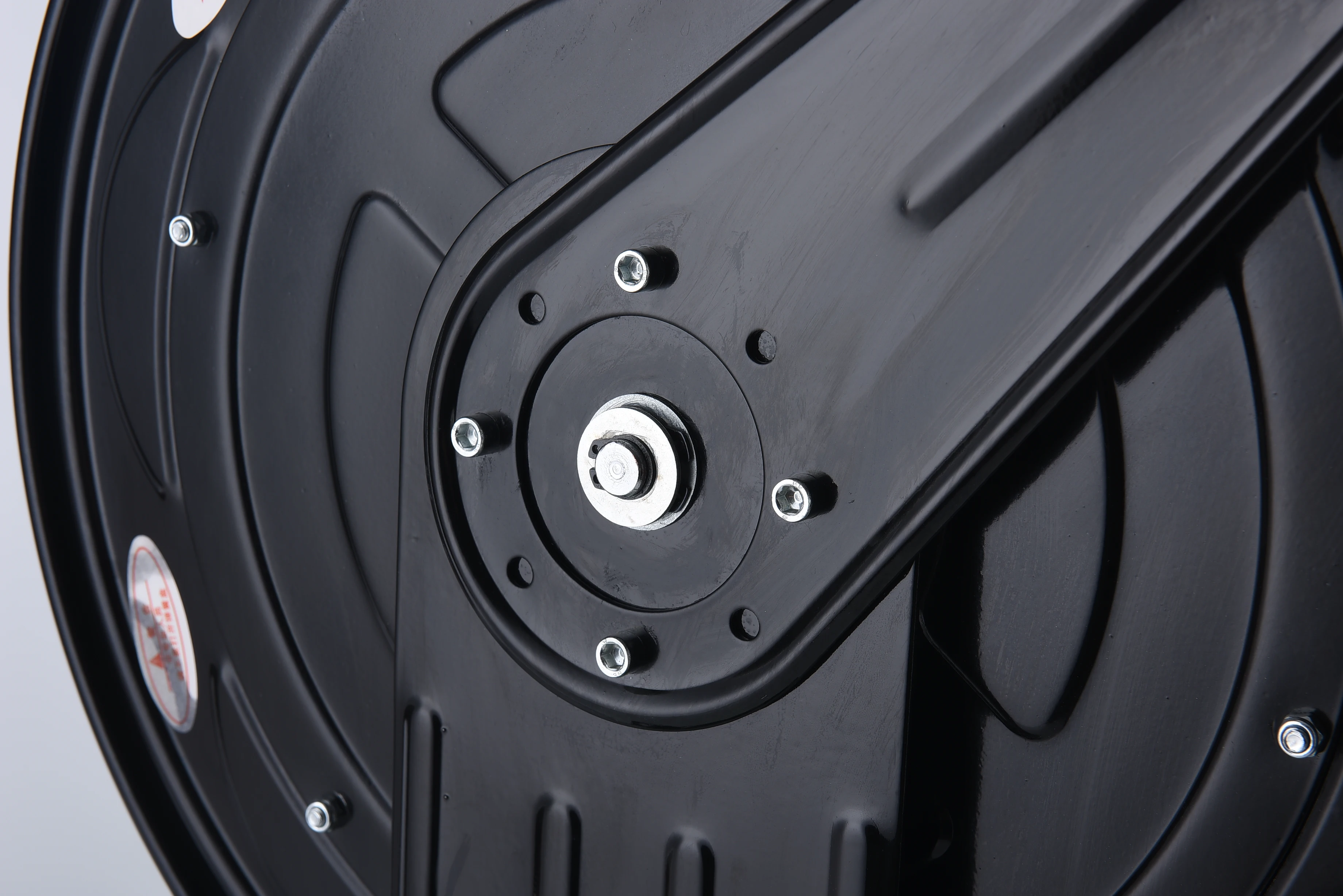 Автоматический выдвижной шланг высокого давления для полива сада